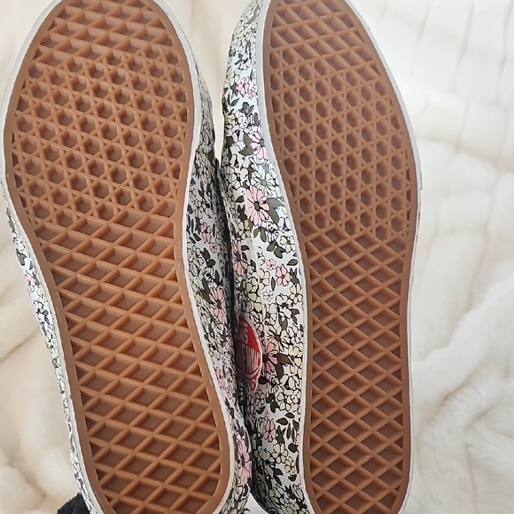 Vans Multicolor Floral Sneakers - Picture 12 of 12